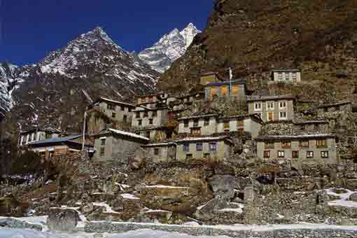 
Beding with Southeast Shoulder of Gauri Shankar - Himalayan Trails (Sentiers de l'Himalaya) book
